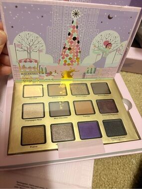 Too Faced Merry Macarons Vanilla-Scented Bath Set - Pastel Pink